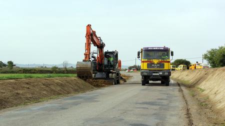 Imagen Arrancan las obras de acondicionamiento de la carretera entre Grañén y...