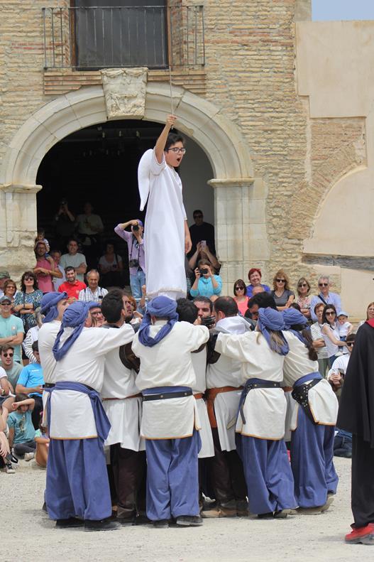 Imagen Día de estrenos y despedidas para el dance de Robres en Magallón
